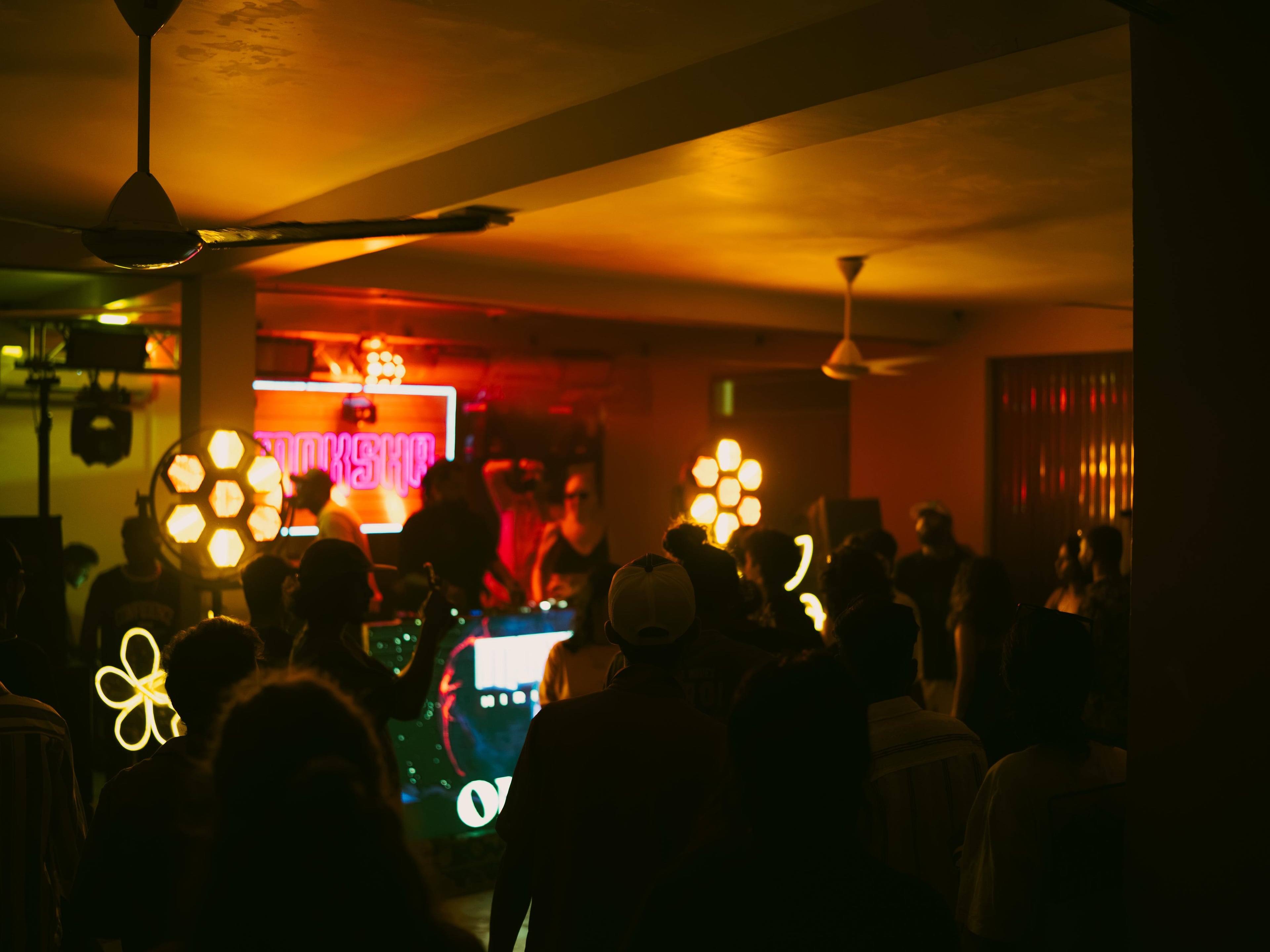 Packed floor at Mokshaa Hiriketiya tech house night